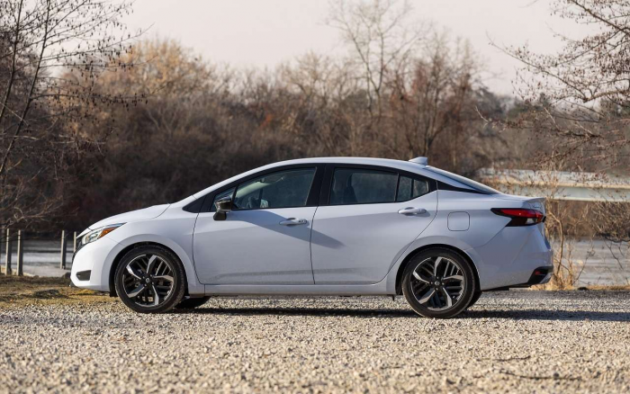 Nissan снял с производства самую доступную модель