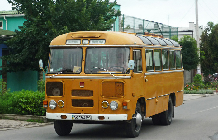 Почему в Советском Союзе автобусы красили в желтый цвет