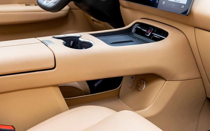 Самый дешевый гибридный кроссовер в РФ: как он едет? Каков расход?