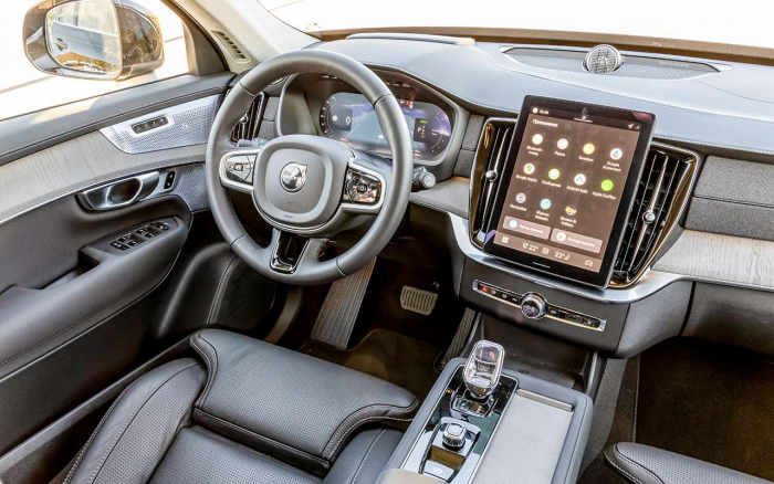 Словно в дорогой яхте! Как едет и сколько стоит премиум не из Китая?