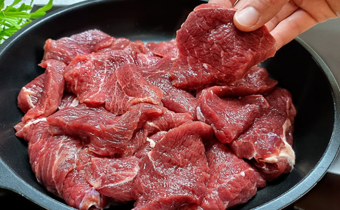 Проверенный способ сделать жесткое мясо мягким: добавить нужно всего лишь соду