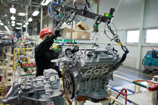 Volkswagen и Mercedes-Benz готовят массовые сокращения сотрудников на своих заводах