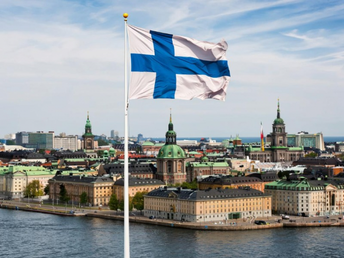 Финны идут в СТО вместо салонов, продажи новых машин в стране остановились