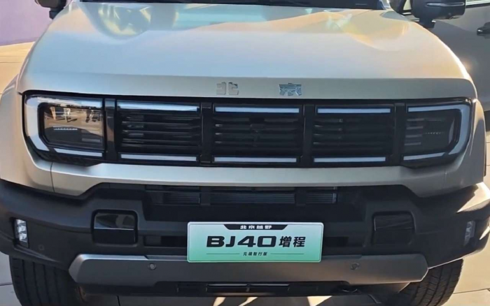 Рама, полный привод, смешной расход — новая версия серьезного внедорожника