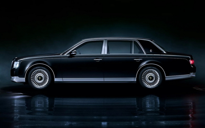 Японский ответ Rolls-Royce: представлен обновленный Toyota Century — флагманский седан стал безопаснее и дороже на 20 тыс. долларов