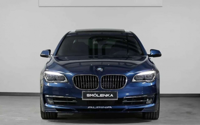 Редчайший седан продают в России: вдвое дороже новой «семерки» BMW