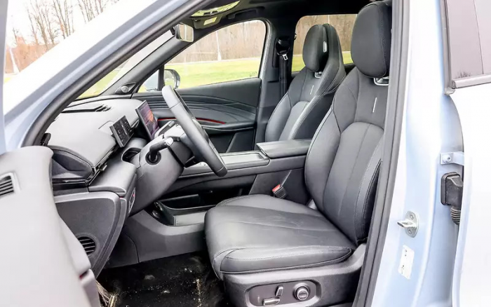 Полный привод, приемлемая цена  — большой тест свежих китайских кроссоверов