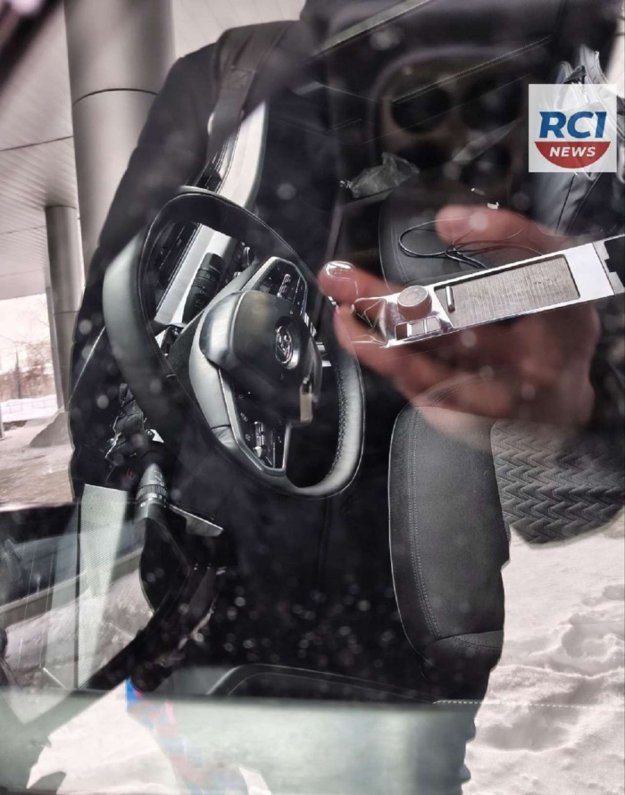 Кроссовер Lada Azimut с механической коробкой — что будет в простых версиях?