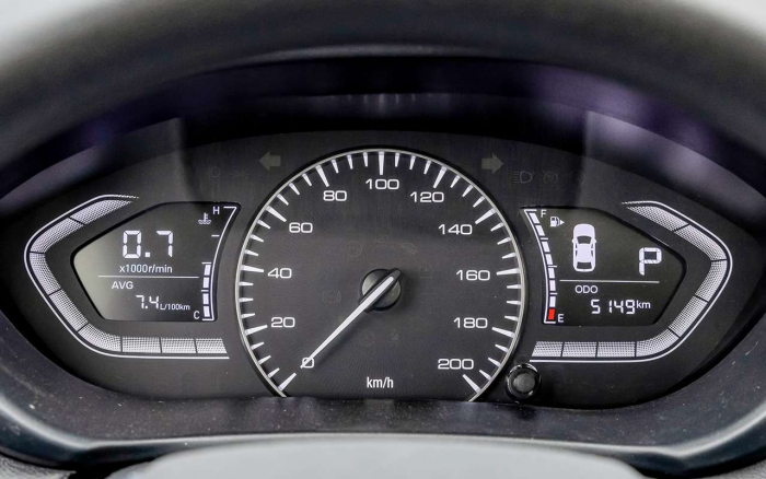 Лада Искра против конкурентов — большой тест недорогих седанов