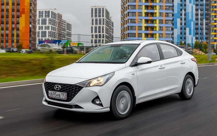 «Кореец» или «китаец»: какой из недорогих седанов надежнее и дешевле в эксплуатации