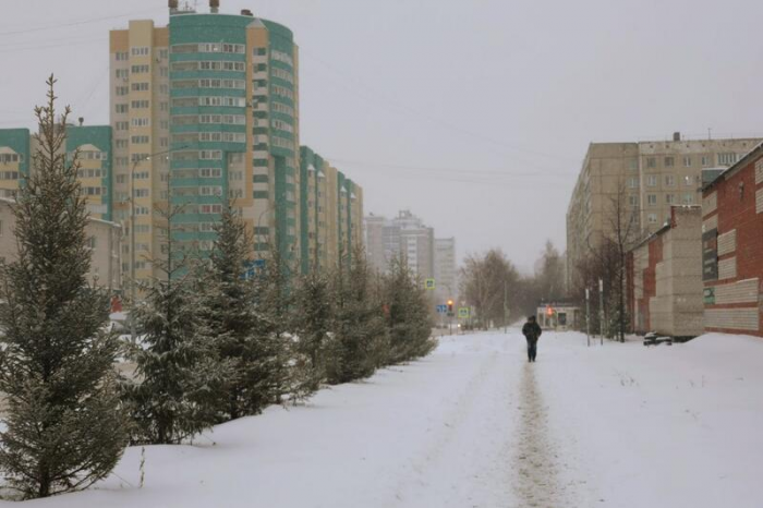 Зиму за ночь намело. Барнаул завалило "долгожданным" снегом