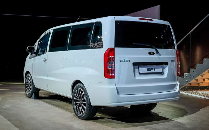 Доступный отечественный фургон обзавелся пассажирской версией