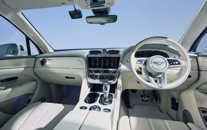 Женственность в деталях: Bentley представила особую Bentayga — для невест