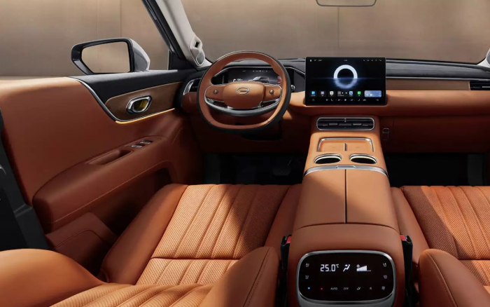 В России начнут официально продавать новый добротный кроссовер известной марки