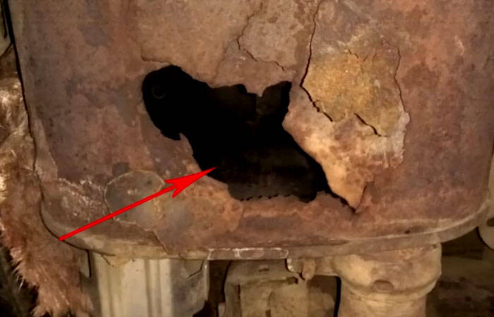 Зачем опытные водители делают отверстие в глушителе