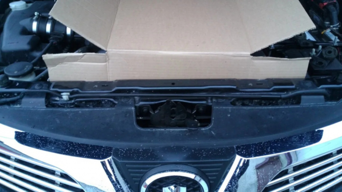 Почему зимой категорически нельзя полностью закрывать радиатор автомобиля картонкой