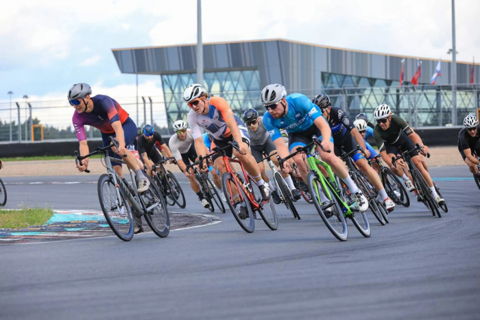 Шоссейные гонки для любителей: как это устроено? Где проходят?