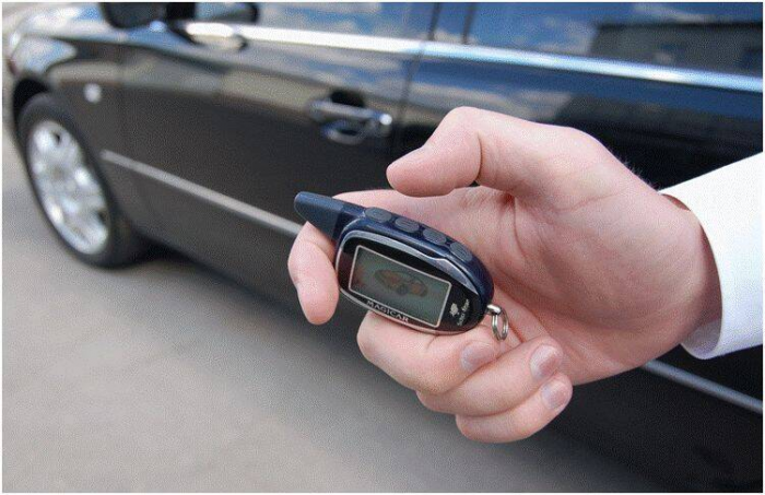 Зачем всё больше автомобилистов стали заворачивать ключи в фольгу