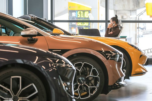 «Надеюсь, эта мера не вечна». Путин честно объяснил россиянке, которая не смогла накопить на иномарку, зачем нужен утильсбор