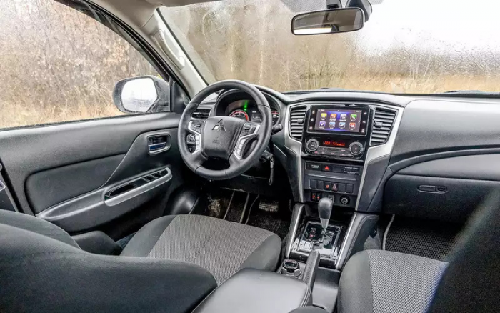 Внедорожники за 4 млн: сравнили новый китайский и японский с пробегом