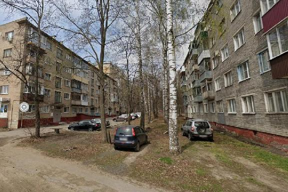 В администрации Тамбова ведётся сбор мнений по вопросу организации парковок у многоэтажки