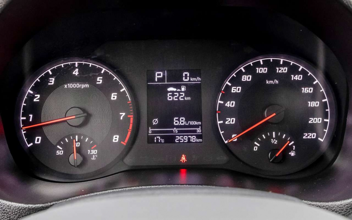 Лада Искра против конкурентов — большой тест недорогих седанов