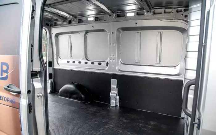 Дизель, МКП, богатое оснащение — надежный новичок на замену Транзита