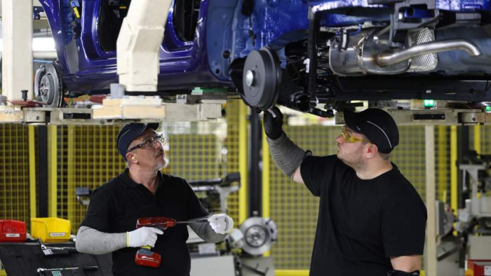 Льготы по квотам: самозанятым таксистам могут разрешить импортные машины