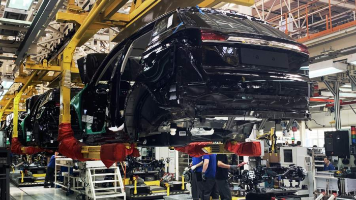 Сдали назад: автопроизводители из КНР теряют российский рынок