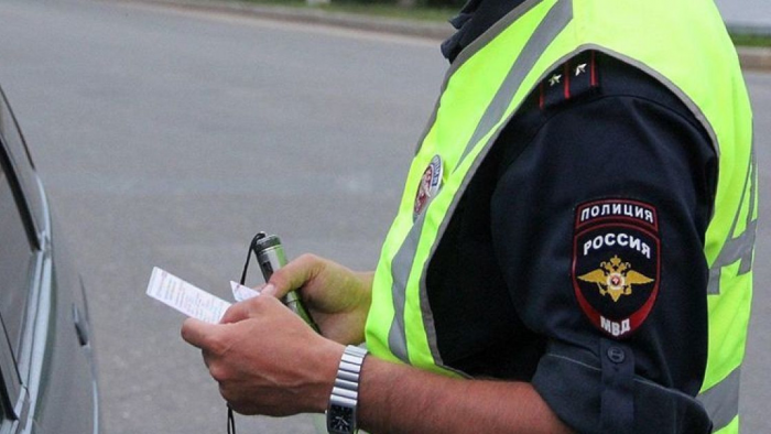 Водителей стали штрафовать на 15000 рублей за езду на автомобиле с механикой