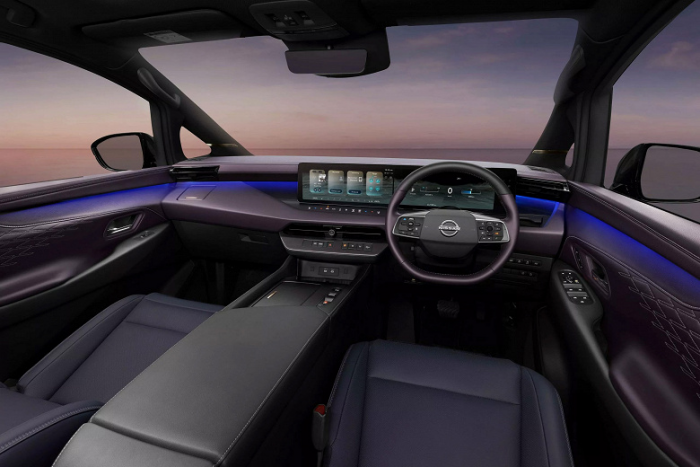 Самый главный конкурент Toyota Alphard. Представлен совершенно новый Nissan Elgrand — футуристичный гибридный минивэн с полным приводом и автопилотом ProPILOT 2.0