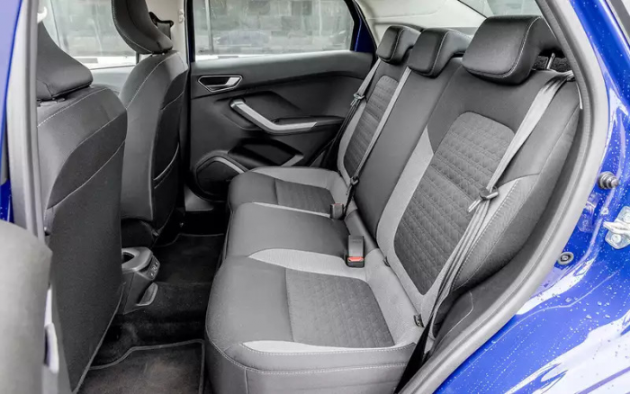 Лада Искра против конкурентов — большой тест недорогих седанов