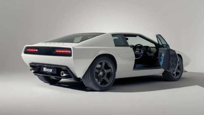 Культовый Lotus вернулся в совершенно новом качестве