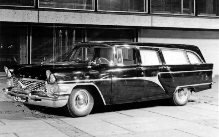 Зачем СССР скопировал американский Packard — история Чайки ГАЗ-13