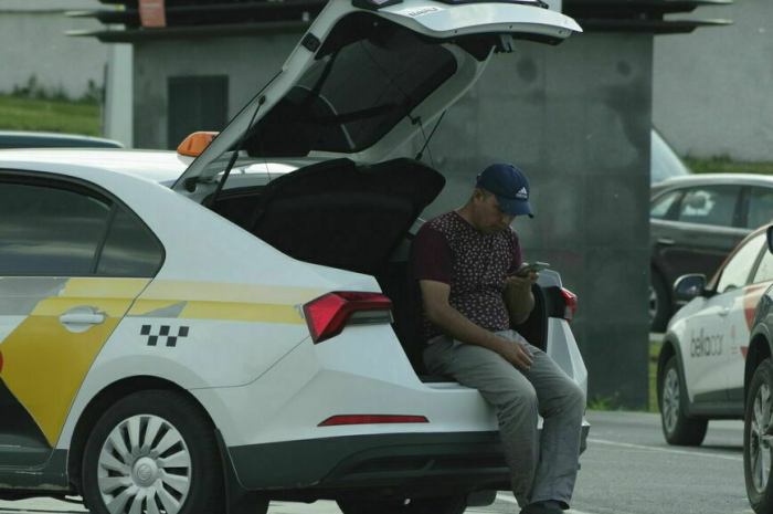 Иномарки продолжат работать в такси