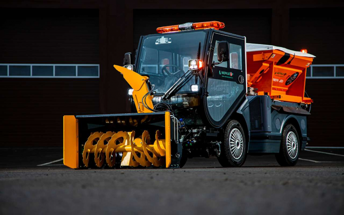 Швейцарский нож на колесах — одна машина взамен бригады дворников и парка техники