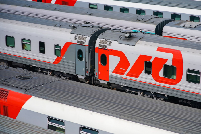 Движение поездов сбилось под Новосибирском из-за неисправности контактной сети