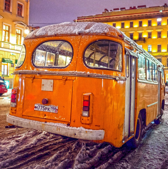 Теперь понятно, зачем в автобусах СССР делали задний люк: в этом был практический смысл