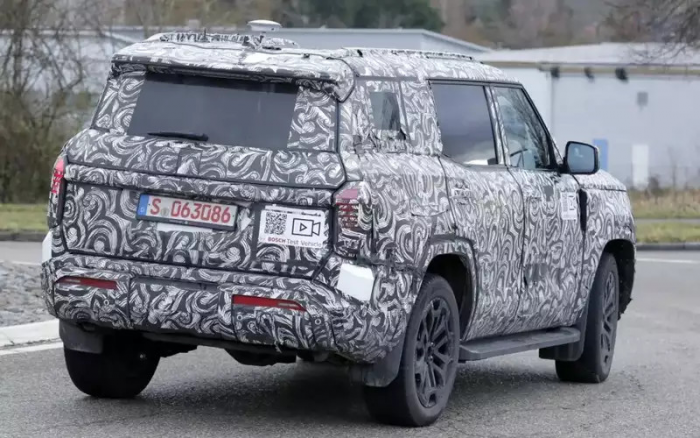 Абсолютно новый Pajero замечен на тестах: он сохранил свои внедорожные данные