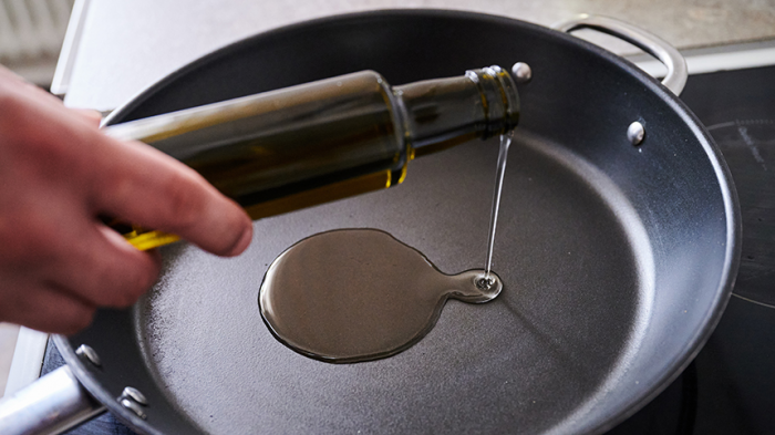 Смертельный яд в вашей сковородке: когда растительное масло становится опасным для здоровья