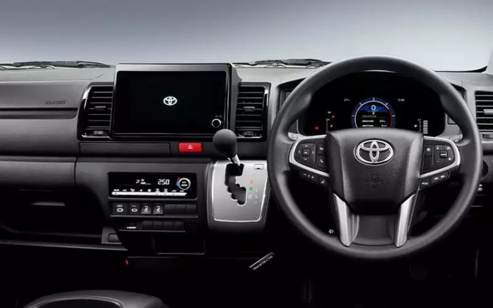 Легендарный семейный минивэн Toyota получил крупнейшее обновление с 2013 года