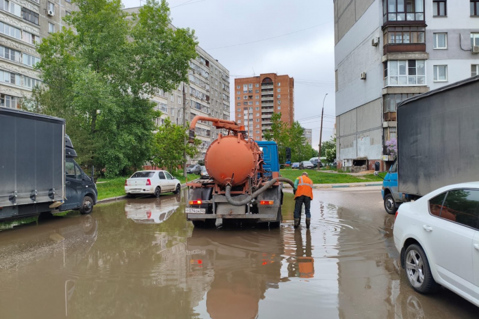 Городские дорожные службы готовы к прогнозируемым проливным дождям