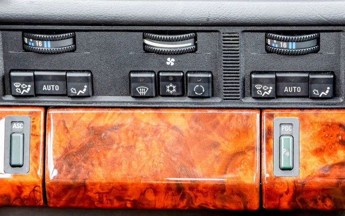 Секрет его молодости: BMW, который похож на BMW