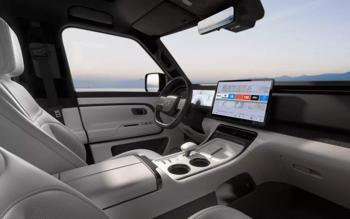 Большой внедорожник российской сборки выходит в продажу: комплектации и цены