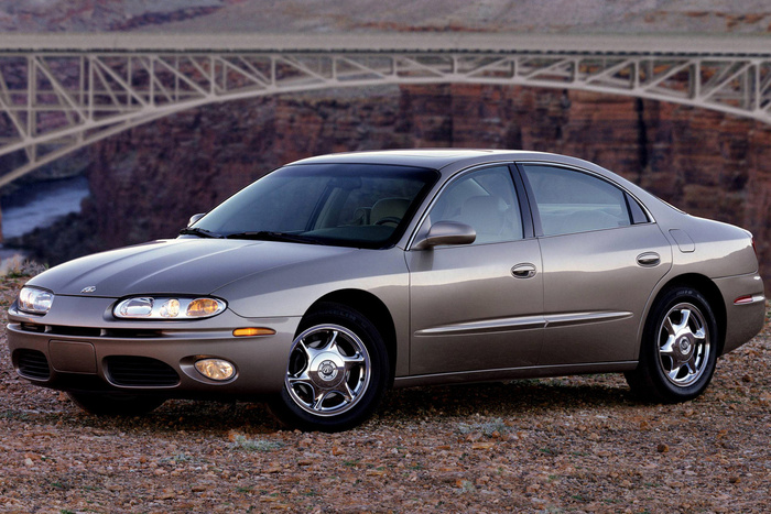 30 лет Oldsmobile Aurora Как появился и почему потерпел неудачу один из самых красивых американских автомобилей 90-х