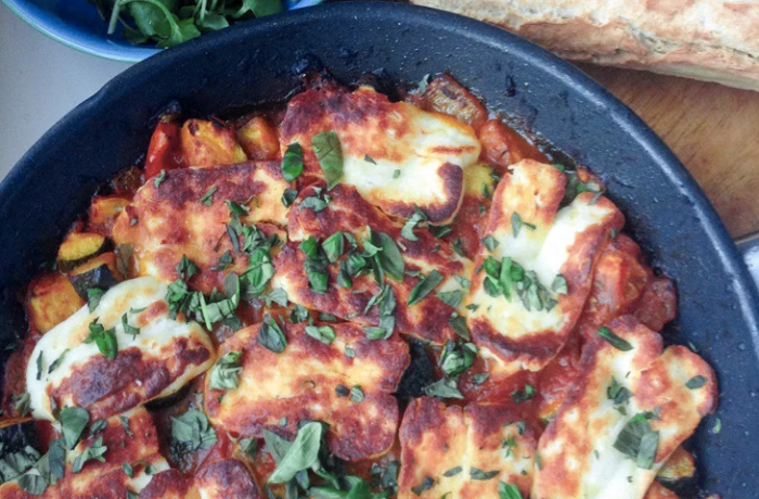 10 способов вкусно запечь сыр в духовке