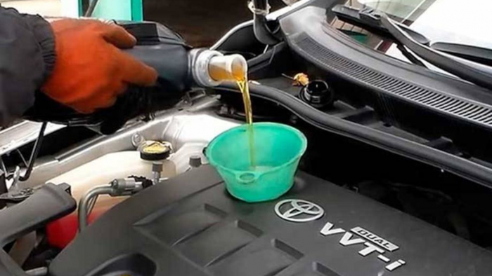 Есть ли разница между дорогим импортным моторным маслом и доступным российским