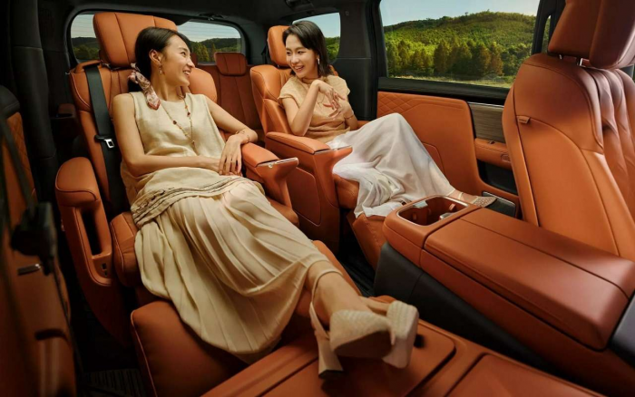 Настоящая «вилла на колесах»: представлен очень крутой американский минивэн