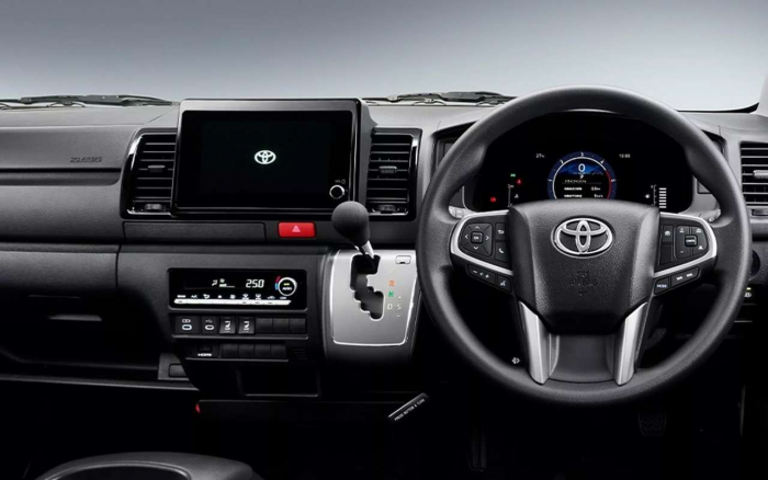 Легендарный семейный минивэн Toyota получил крупнейшее обновление с 2013 года