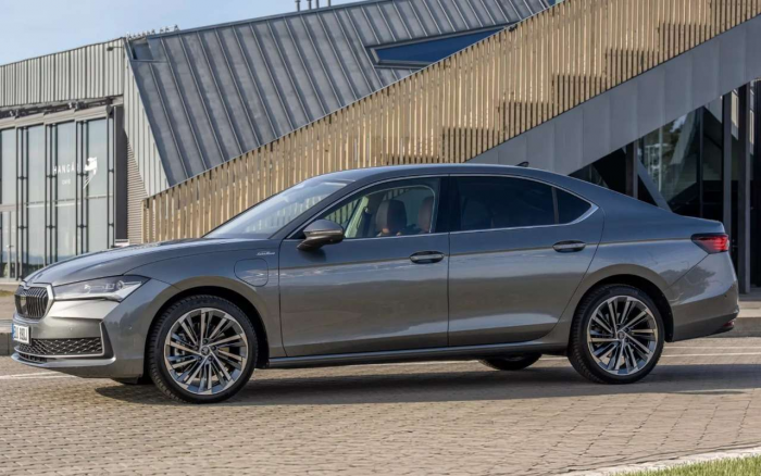 Skoda представила самую мощную версию Superb: подробности